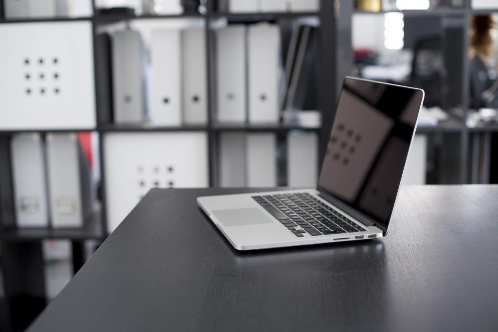 Stuhl für höhenverstellbaren Schreibtisch | Schreibtisch Checker