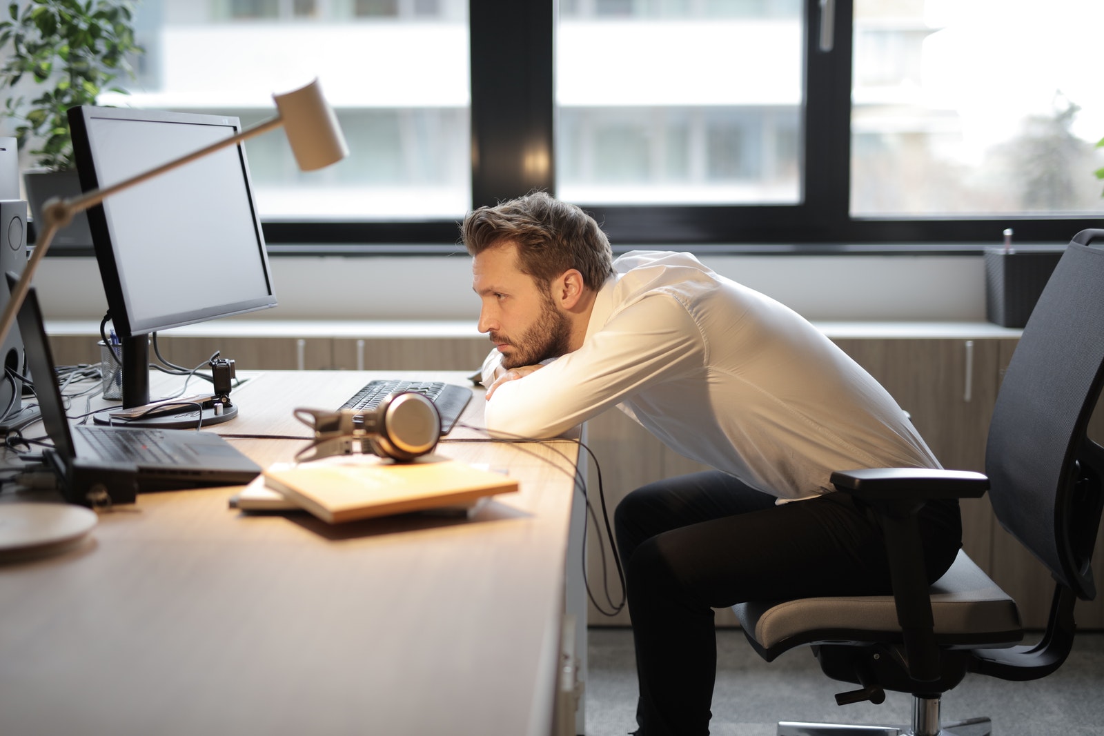 bürostuhl quietscht